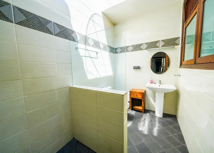 Sanket - - 6 Bedrooms - 6 Bathrooms - Great Location Villa